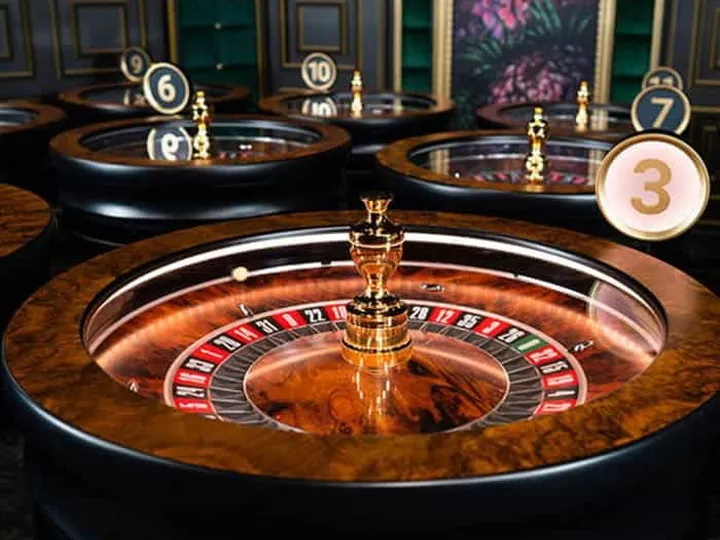 Ruote della roulette istantanea su tavoli diversi